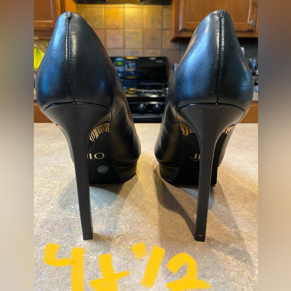 JLo 4&1/2 inch heels never worn NEW - Picture 4 of 5